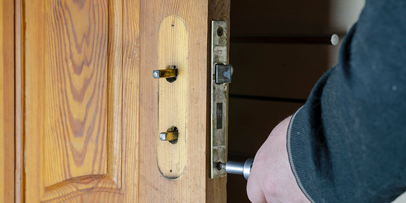3 Signs It’s Time for a Door Lock Replacement